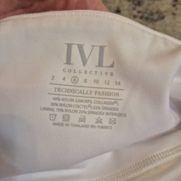 IVL Collective Women's White Nylon/Spandex Mini Scalloped Edge Tennis Skirt Skor - Picture 5 of 7